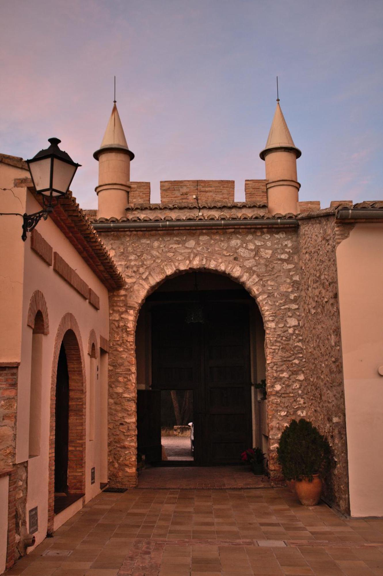 Castillo Con Piscina En Plena Sierra Calderona Segorbe Bagian luar foto
